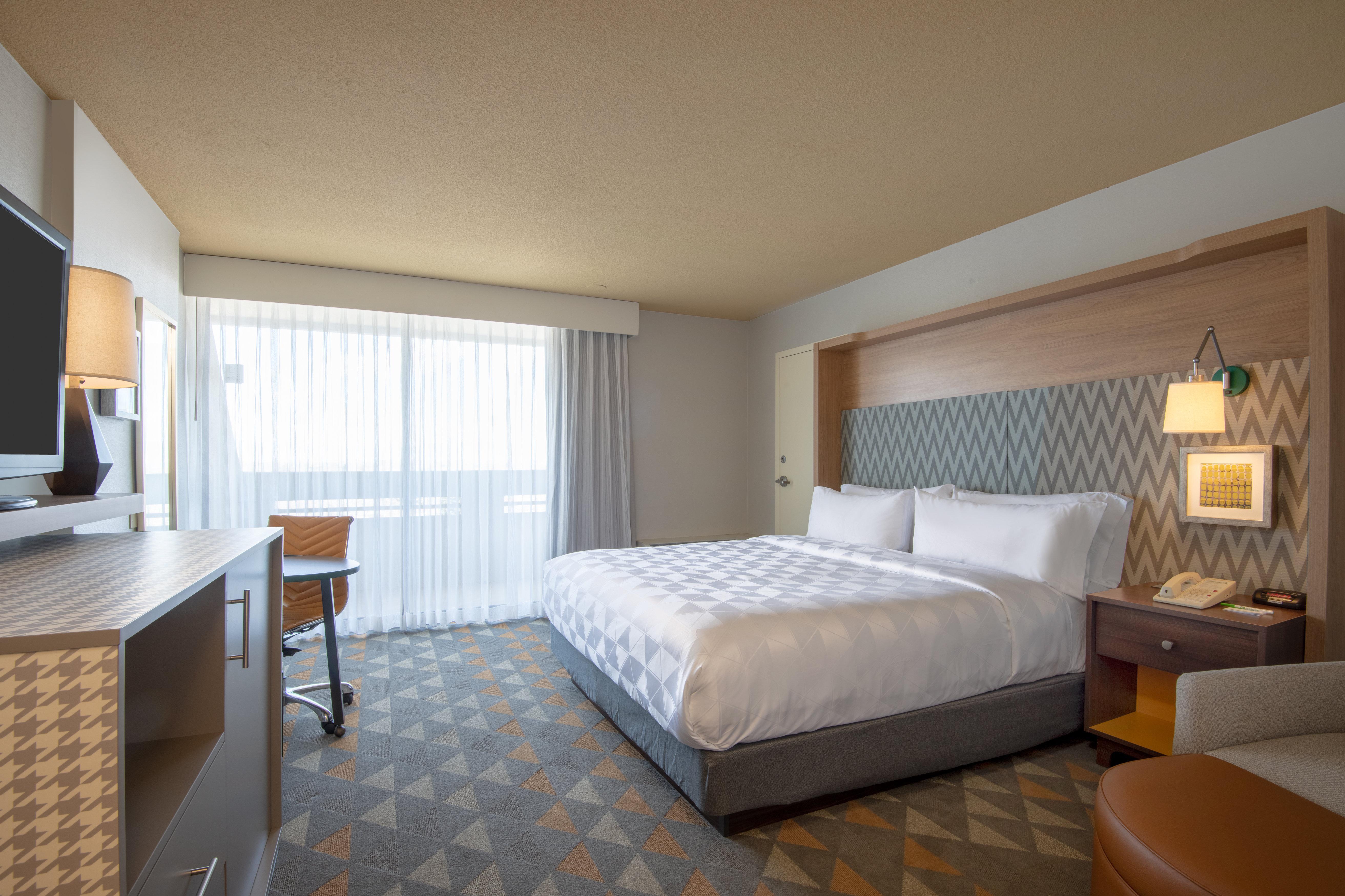 Holiday Inn Denver East By Ihg Bagian luar foto