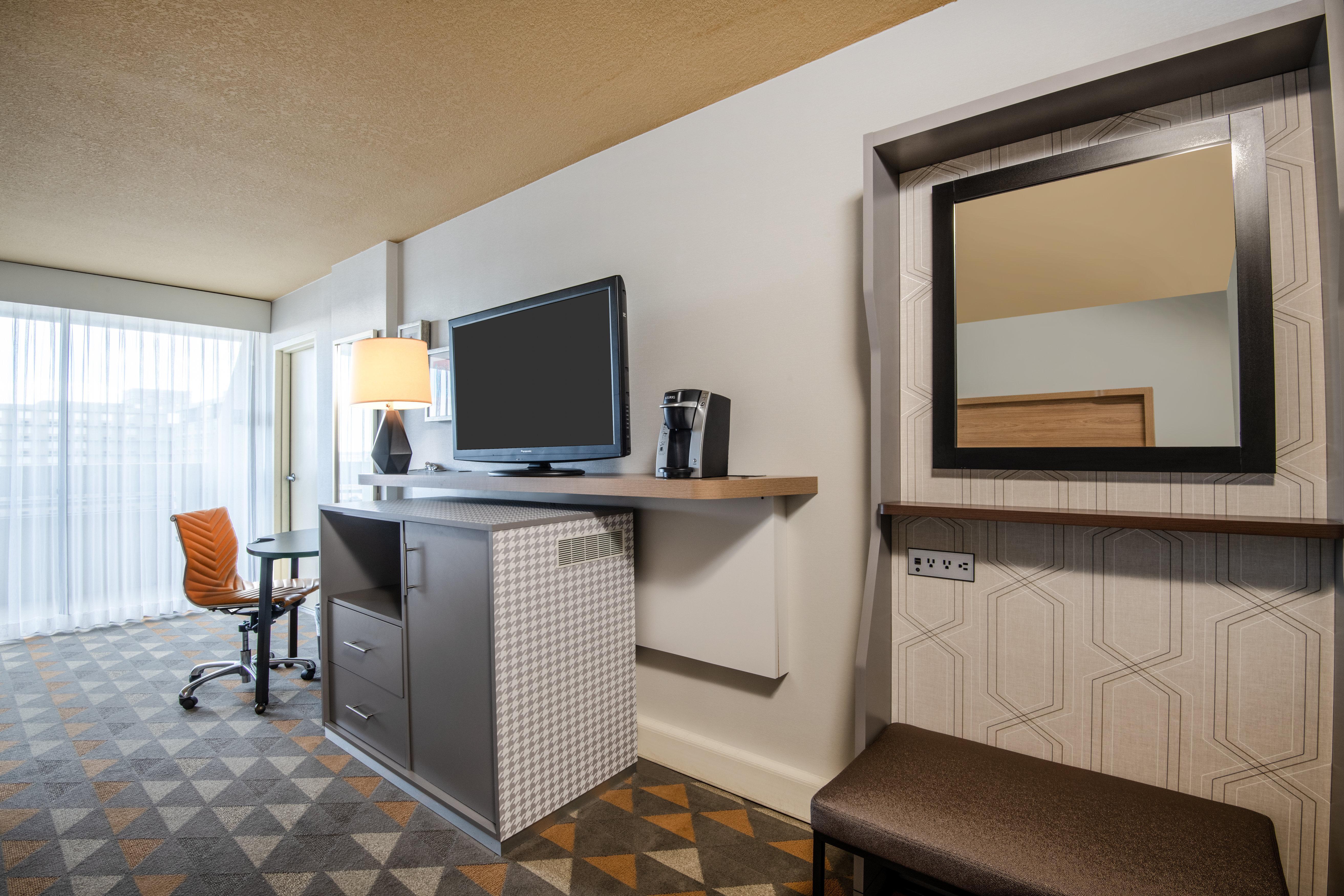Holiday Inn Denver East By Ihg Bagian luar foto