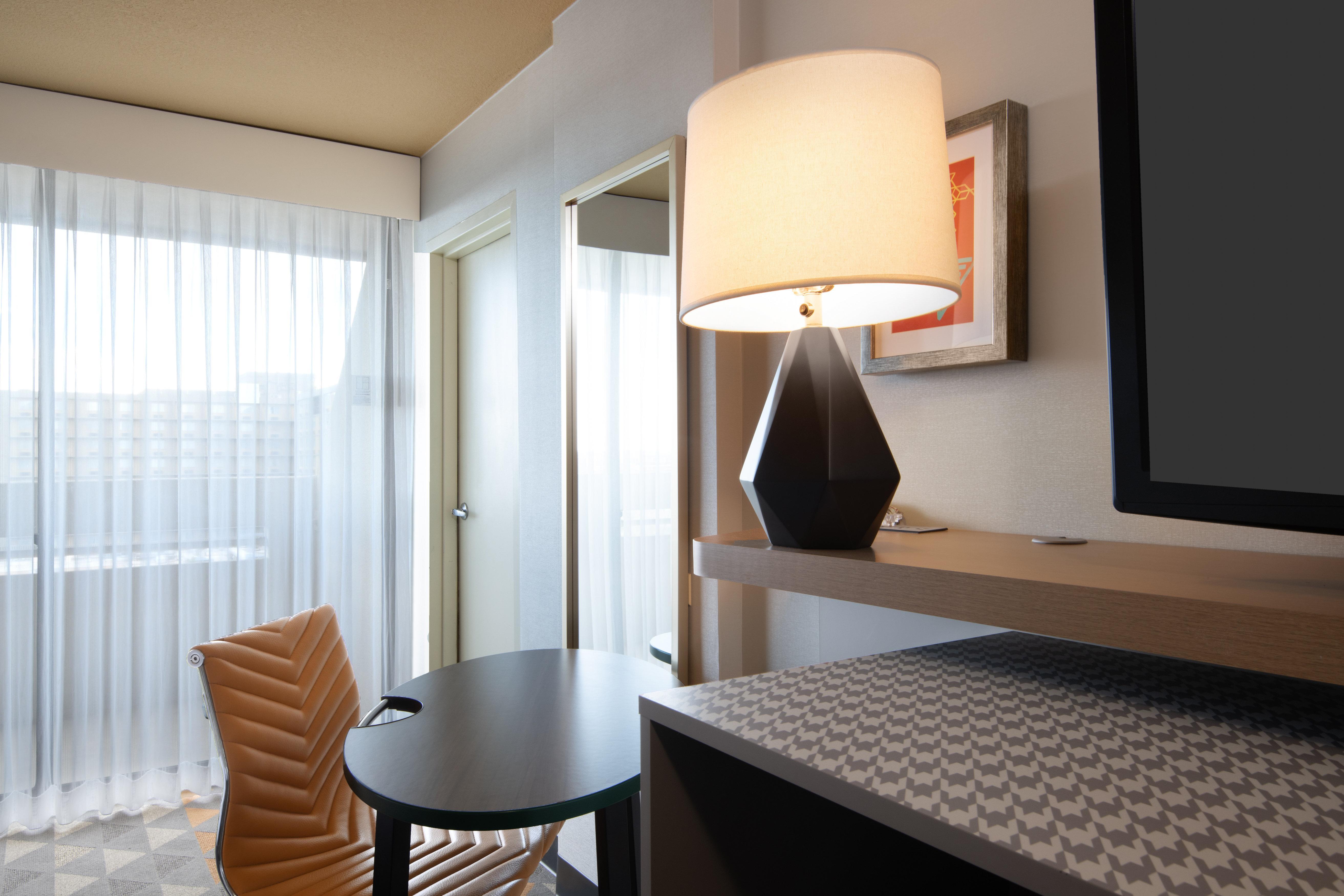 Holiday Inn Denver East By Ihg Bagian luar foto