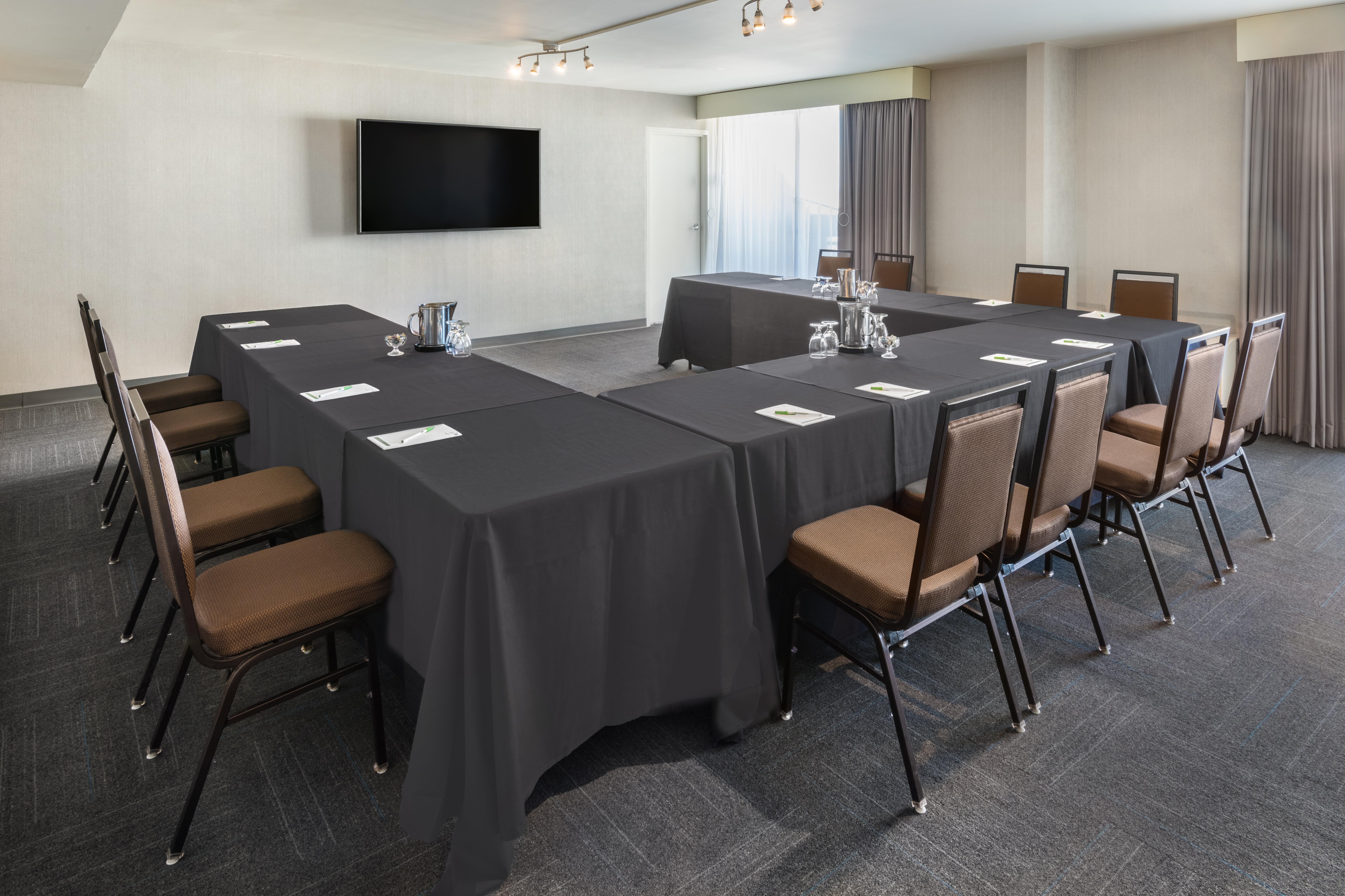 Holiday Inn Denver East By Ihg Bagian luar foto