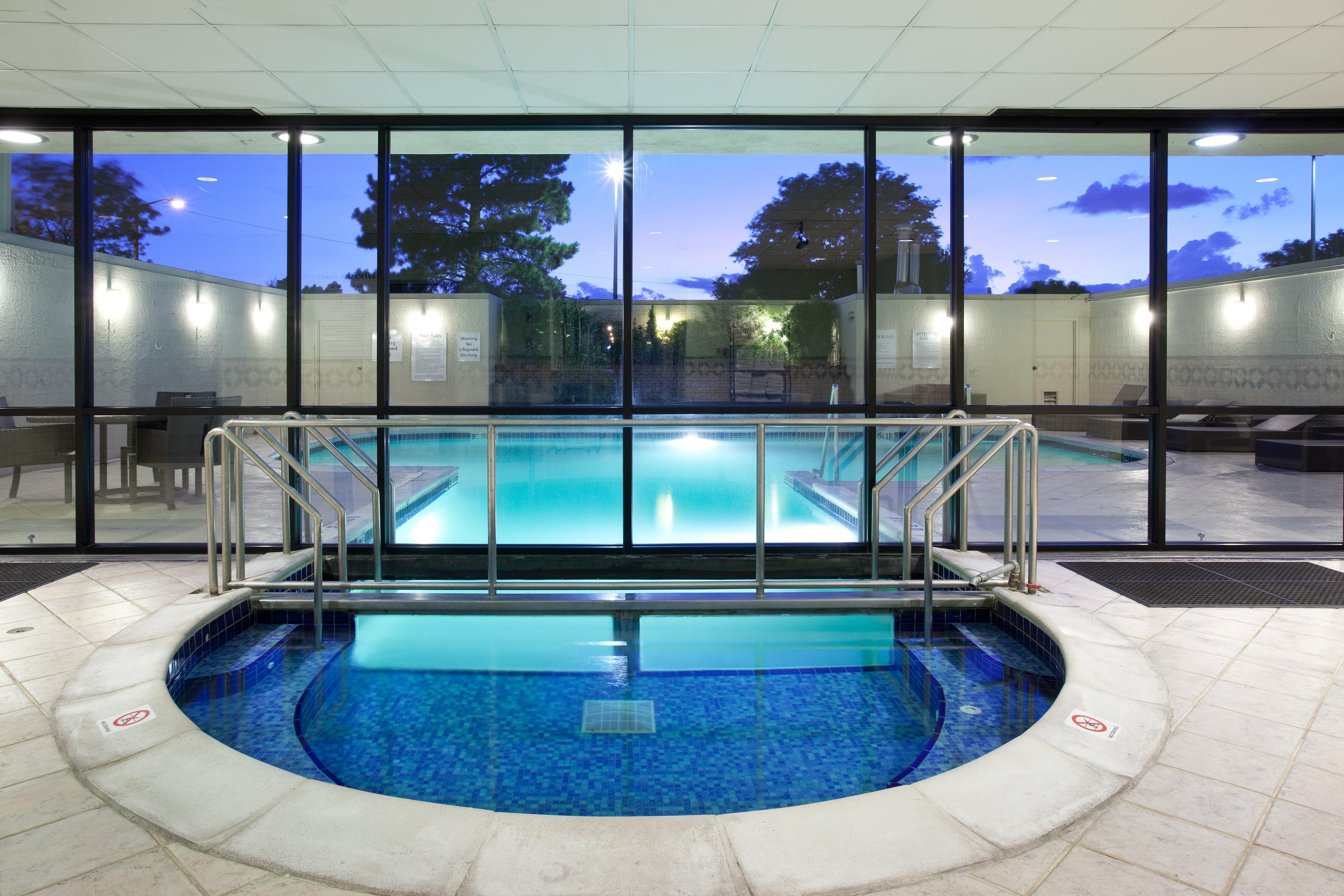 Holiday Inn Denver East By Ihg Bagian luar foto