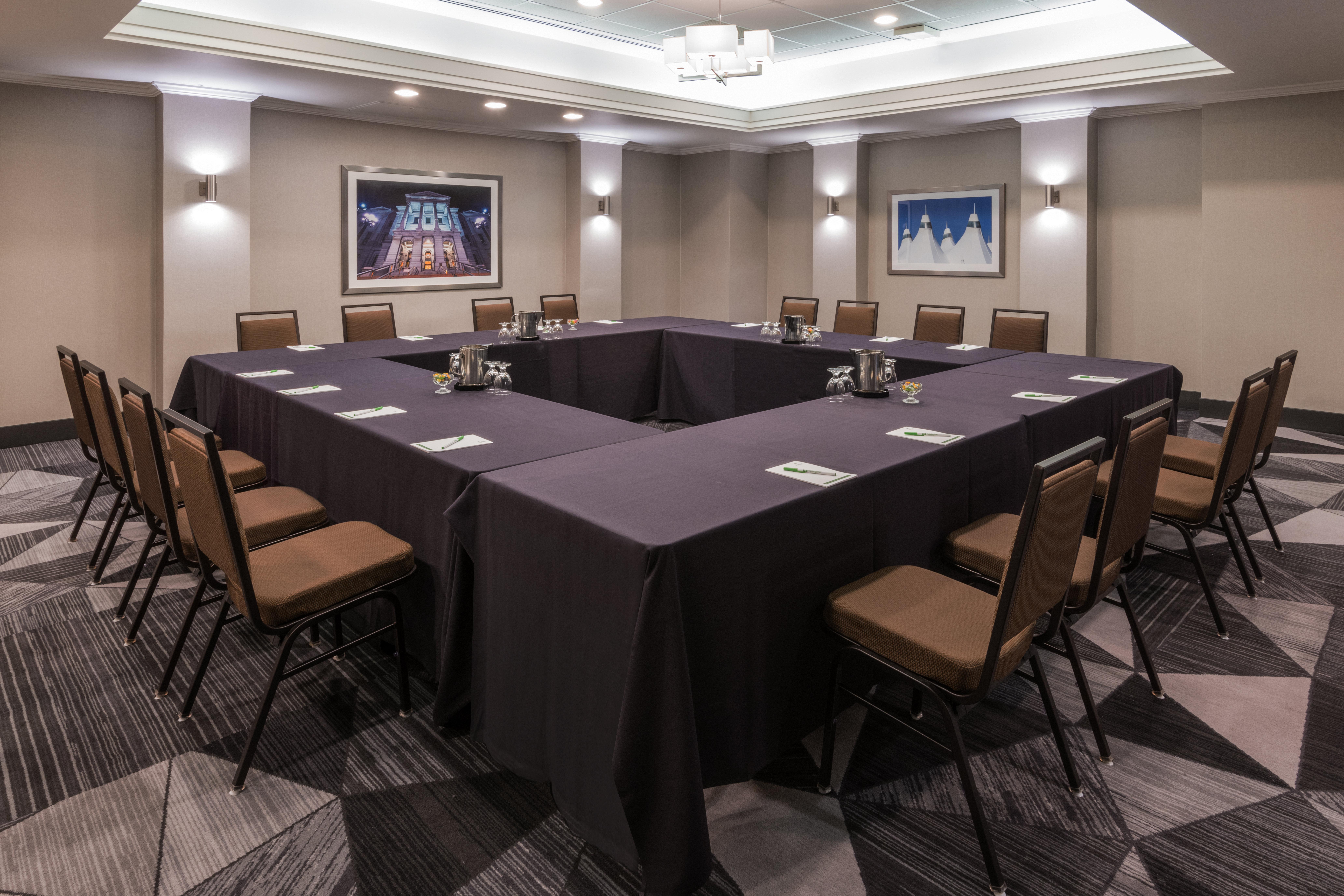 Holiday Inn Denver East By Ihg Bagian luar foto
