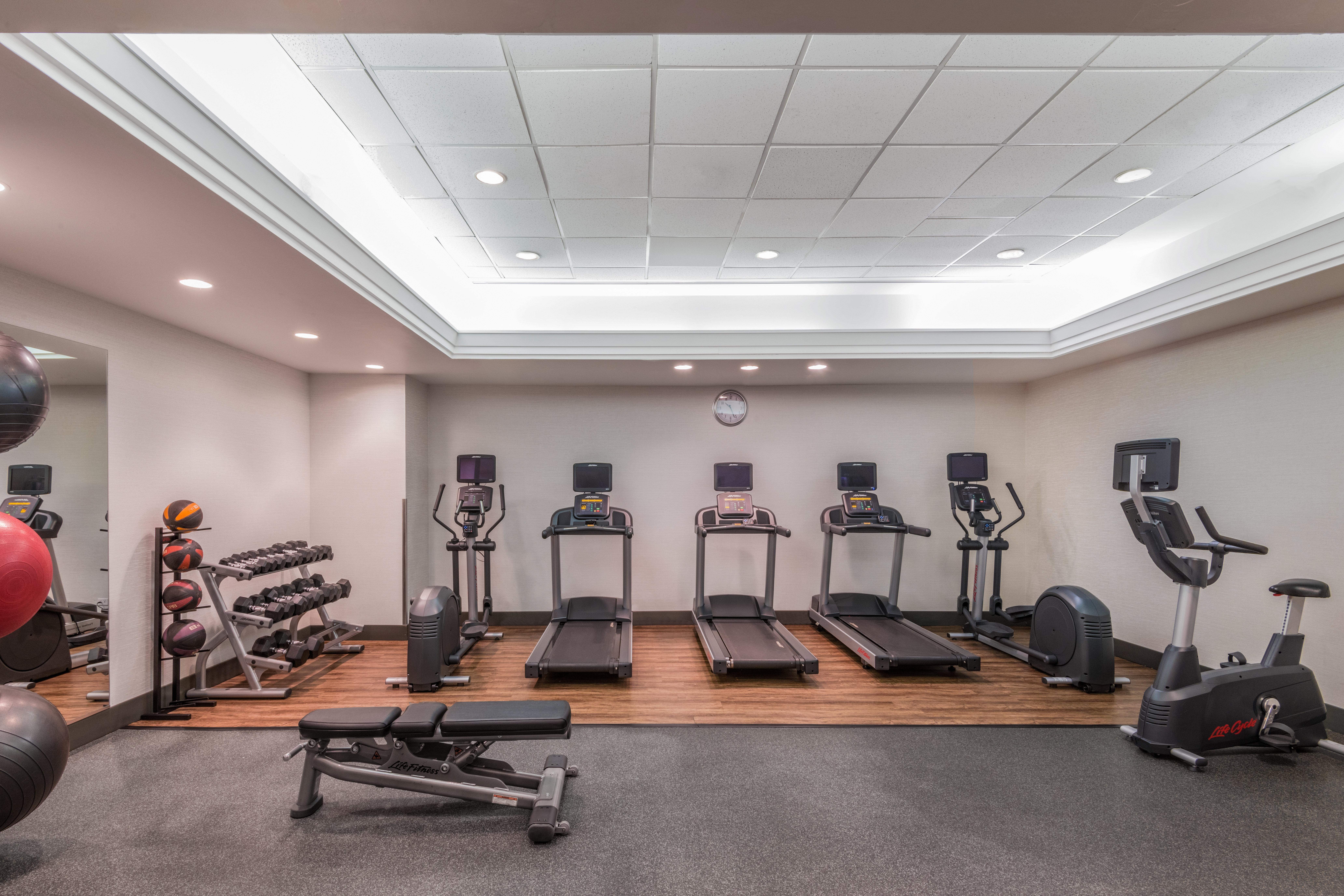 Holiday Inn Denver East By Ihg Bagian luar foto