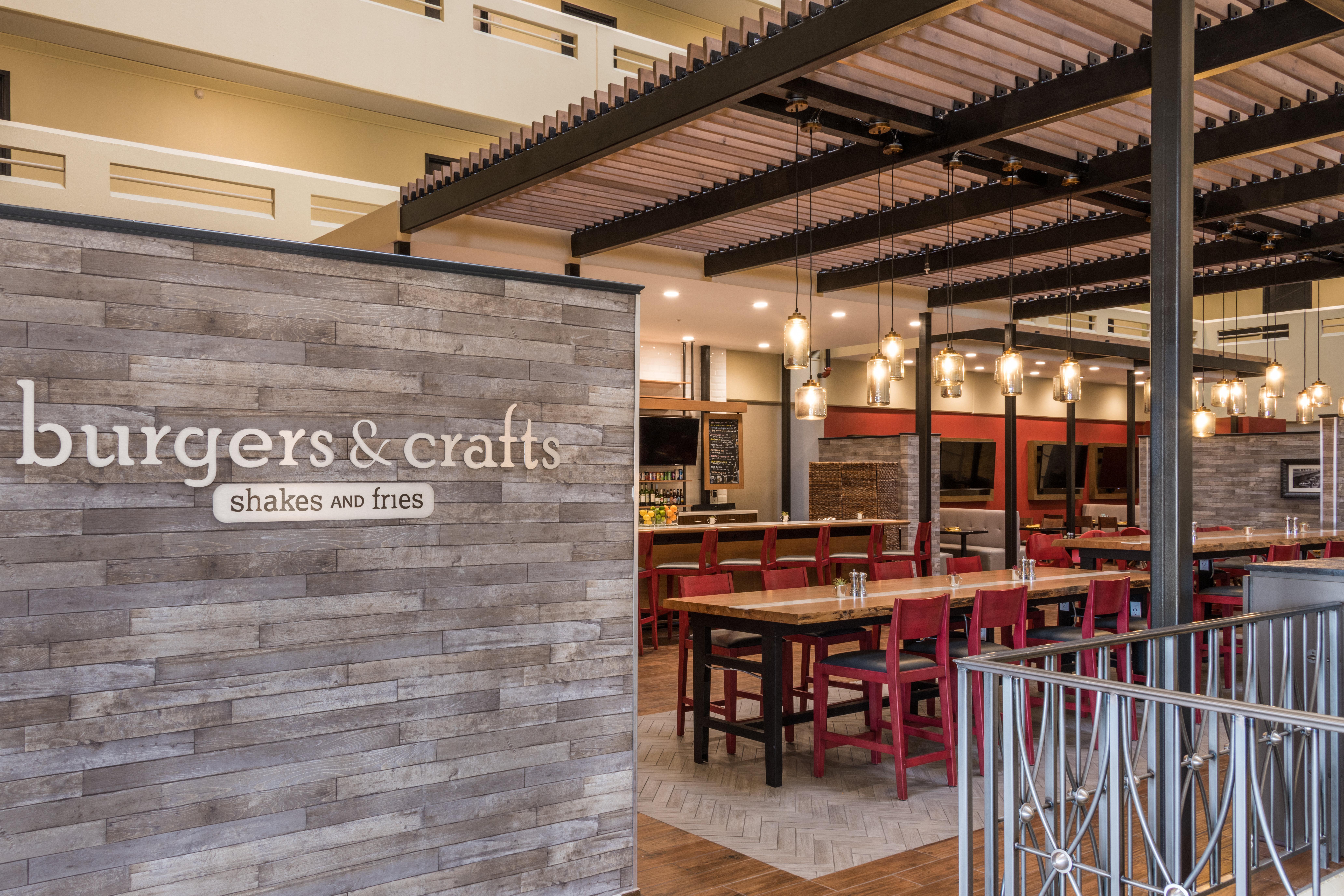 Holiday Inn Denver East By Ihg Bagian luar foto