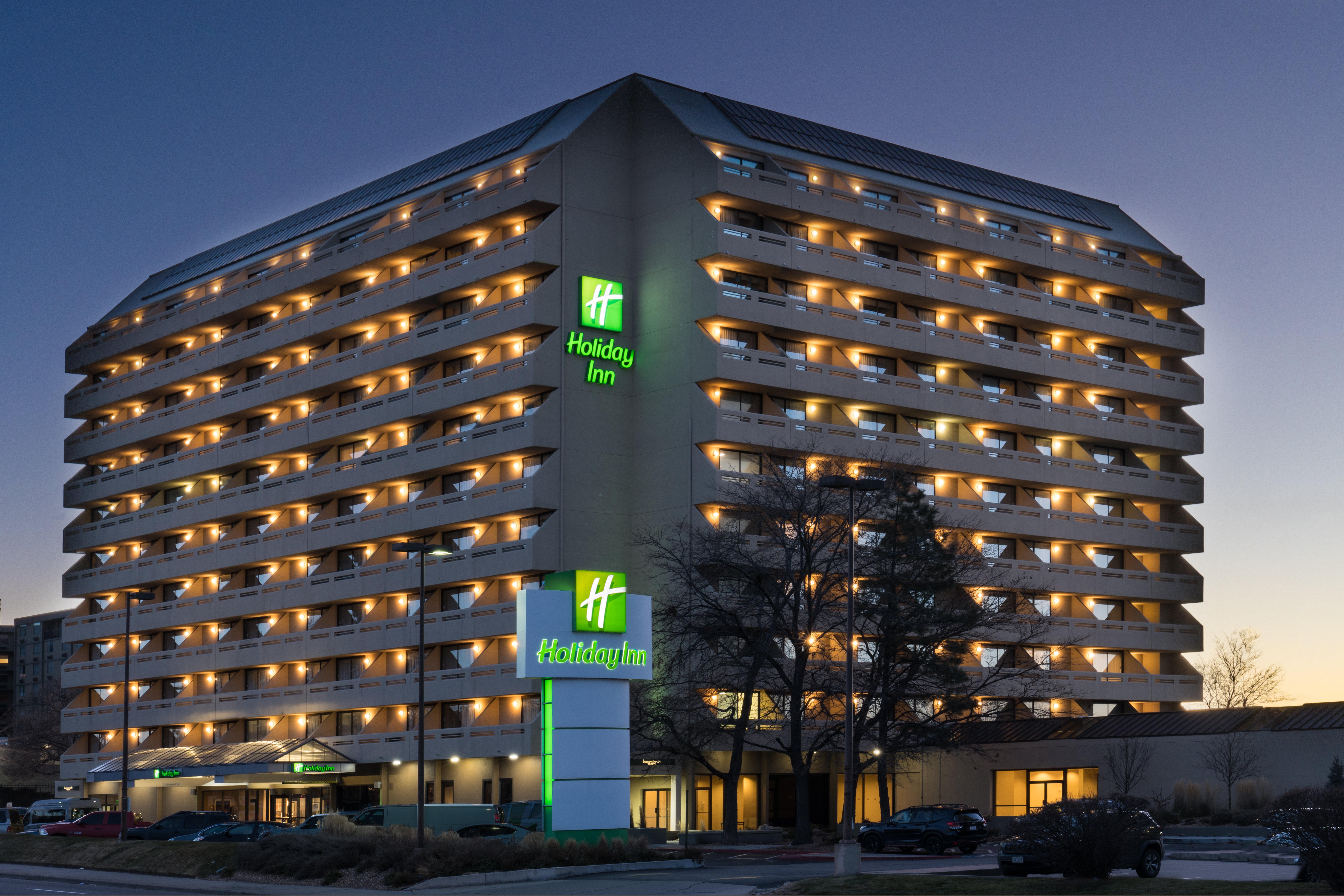 Holiday Inn Denver East By Ihg Bagian luar foto