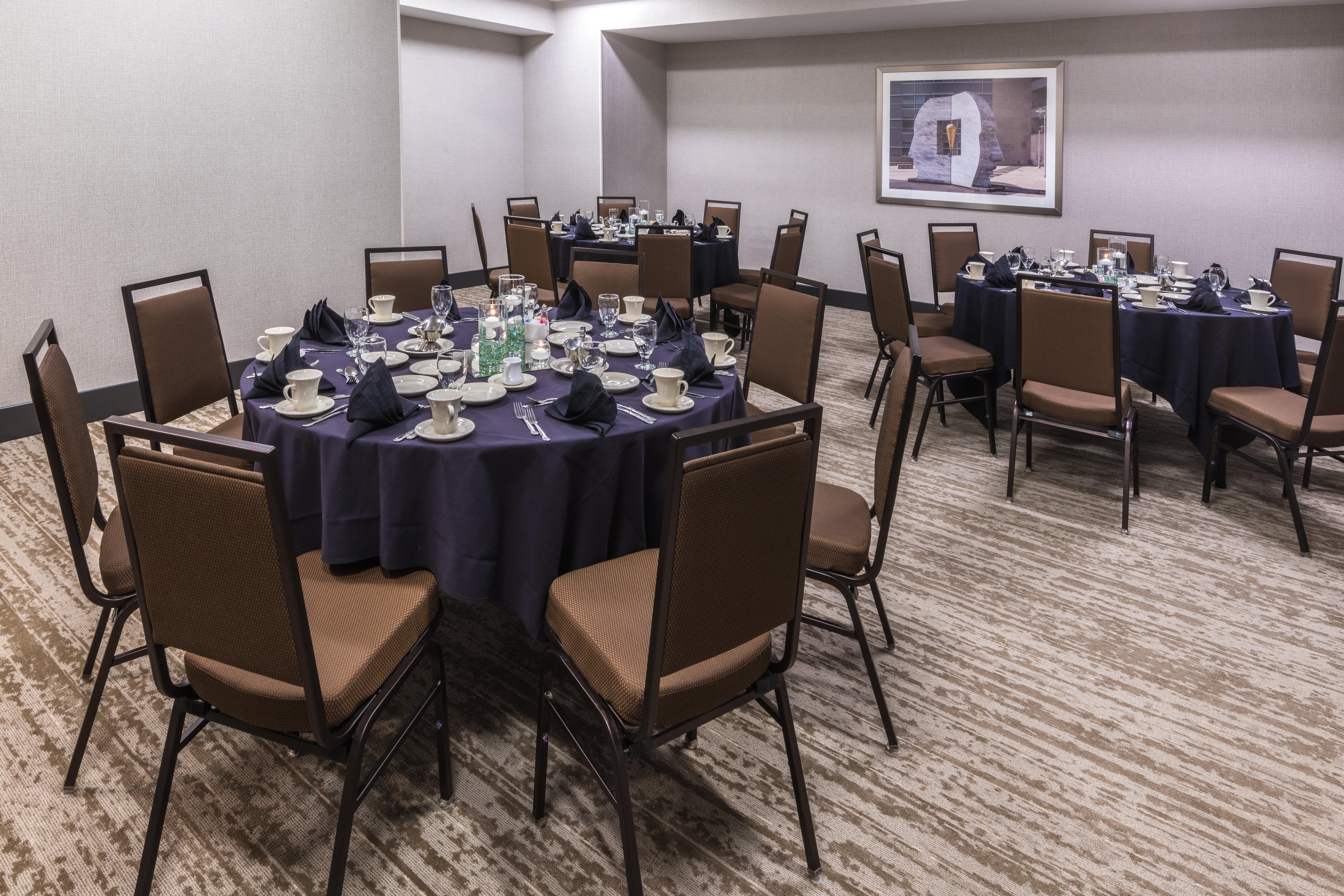 Holiday Inn Denver East By Ihg Bagian luar foto